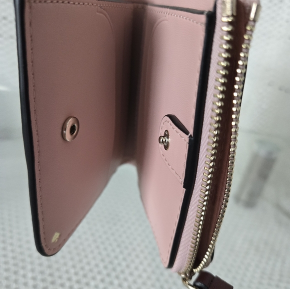 Kate Spade Doggy Wallet - Picture 10 of 10